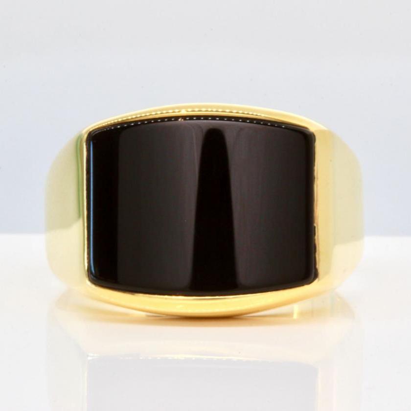18ct Yellow Gold and Onyx Gents Dress Ring
