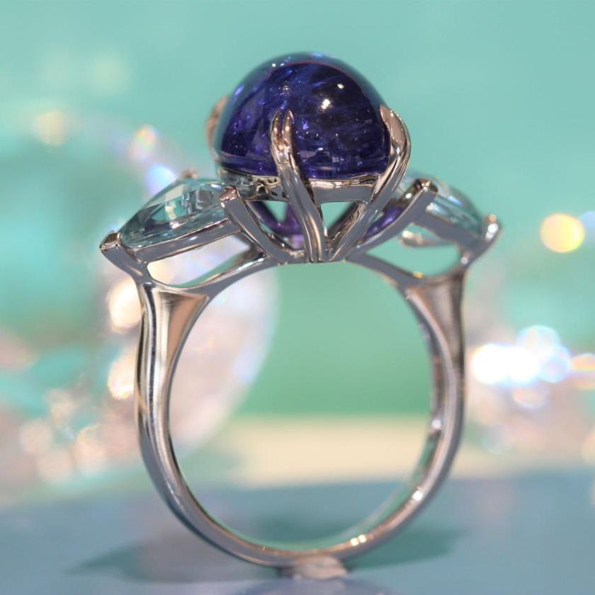 18ct White Gold Tanzanite and Aquamarine Ring