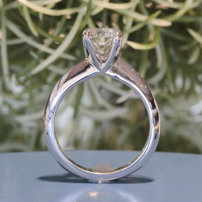 18ct White Gold Diamond Solitaire Ring