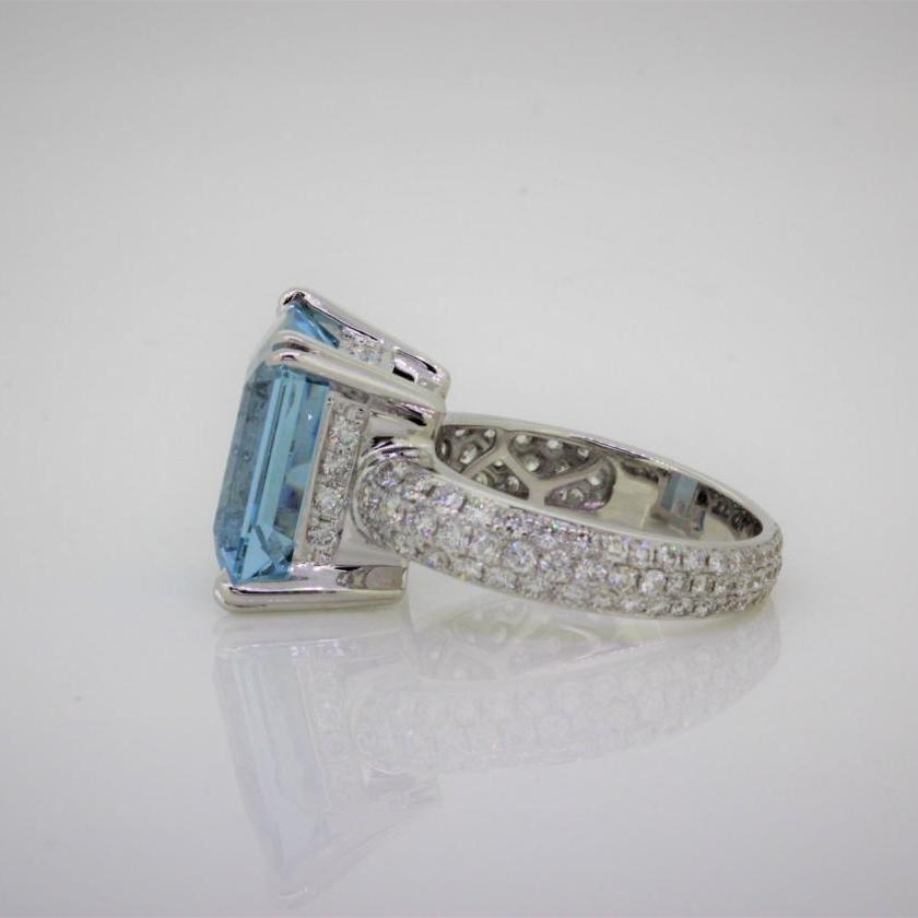 18ct White Gold Aquamarine and Pave Diamond Ring