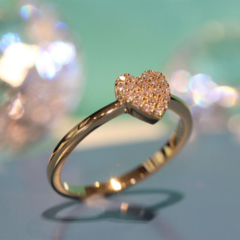 The Diamond Heart Ring - Yellow Gold