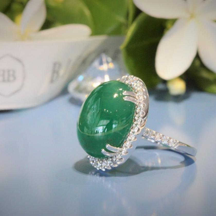 The Cabochon Emerald Diamond Ring 2 92 21 500 Birkbecks Jewellers Bespoke Gold Coast Jewellers