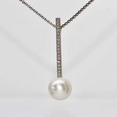 18ct White Gold South Sea Pearl and Diamond Pendant