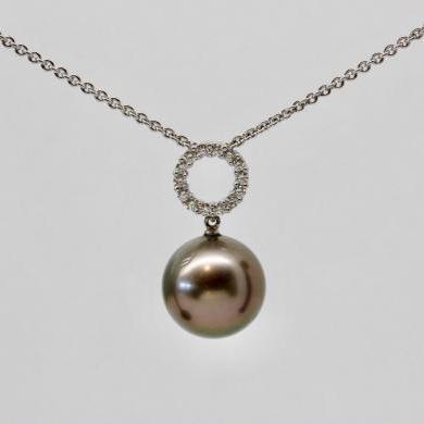 18ct White Gold Tahitian Pearl and Diamond Necklet