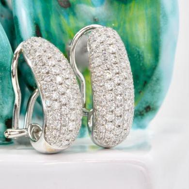 18ct White Gold Diamond Earrings