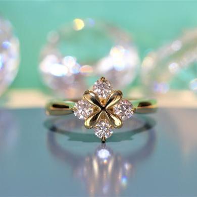 The Flower Diamond Ring - Yellow Gold