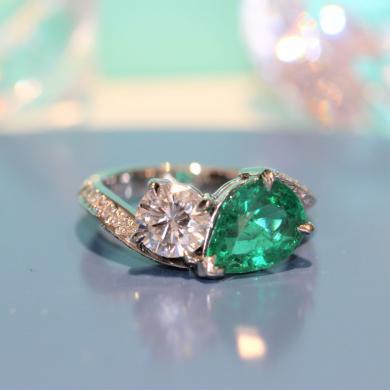 The Emerald & Diamond Toi et Moi Ring