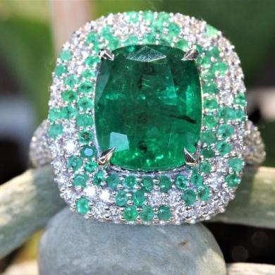 The Emerald Gradient Ring