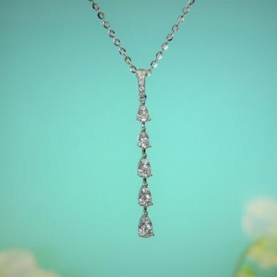 The Trace Diamond Pendant