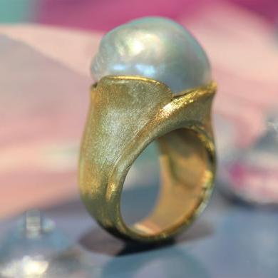 18ct Yellow Gold Baroque South Sea Pearl Ring
